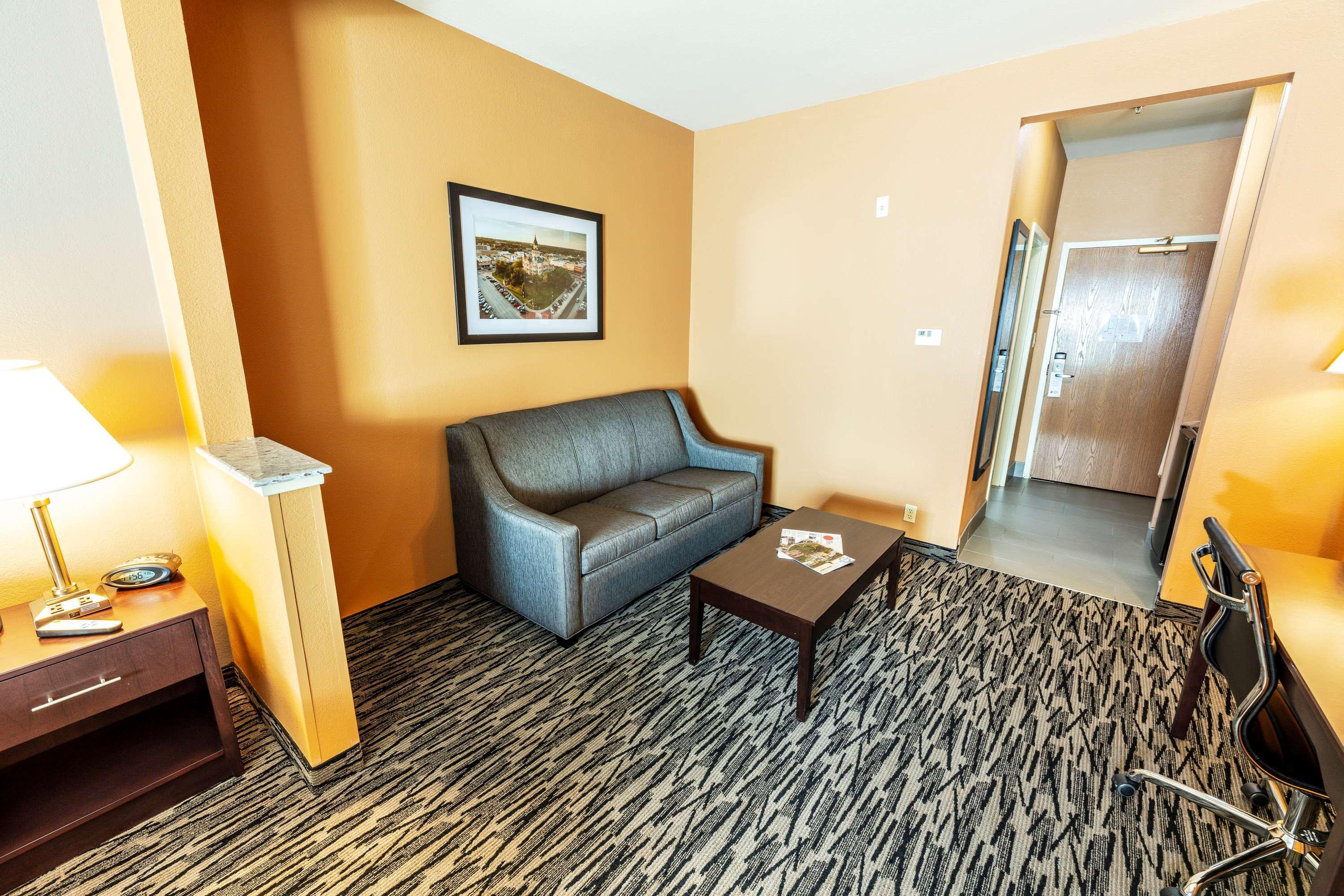 Best Western Plus Denton Inn & Suites Exteriér fotografie