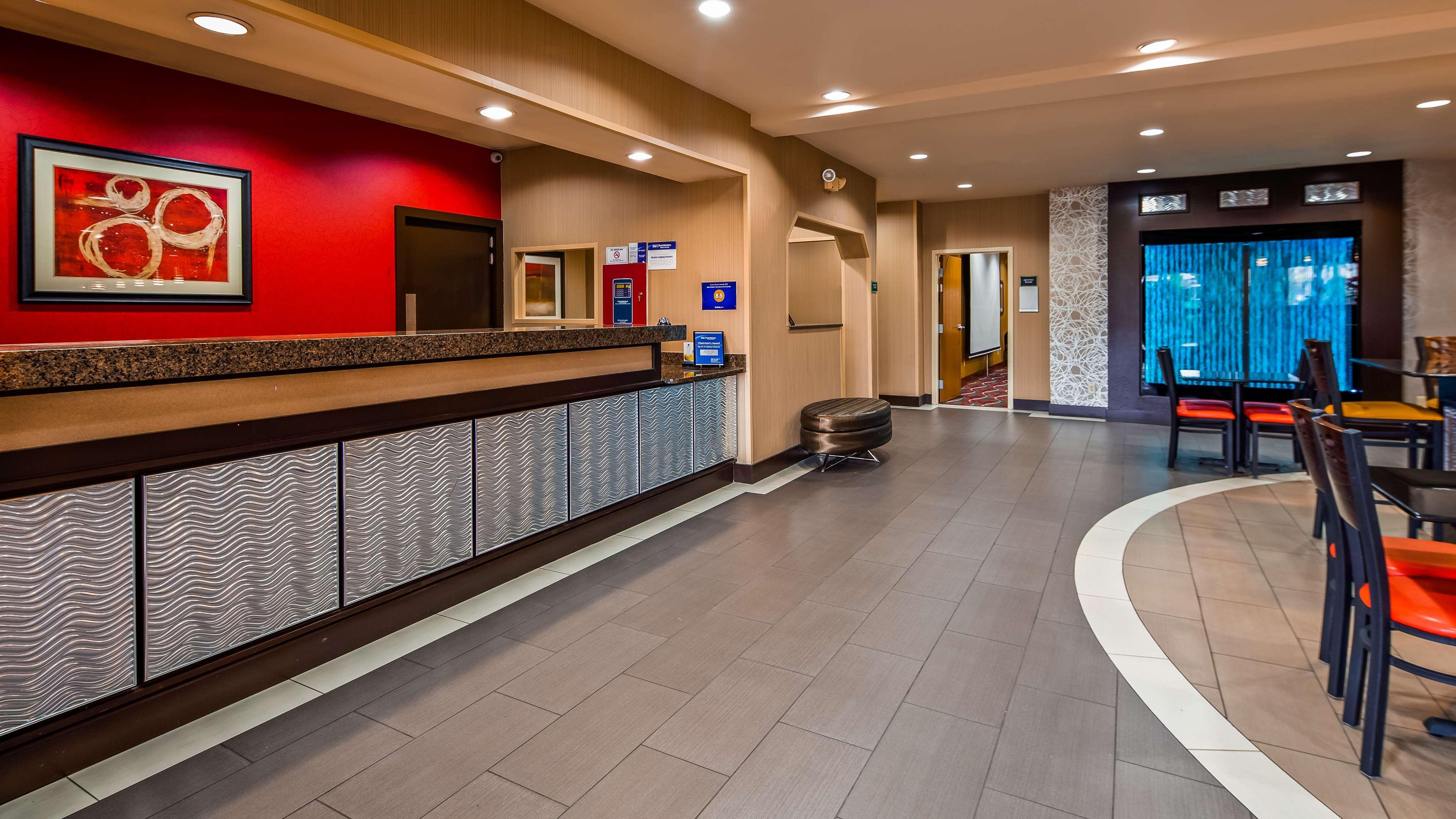 Best Western Plus Denton Inn & Suites Exteriér fotografie