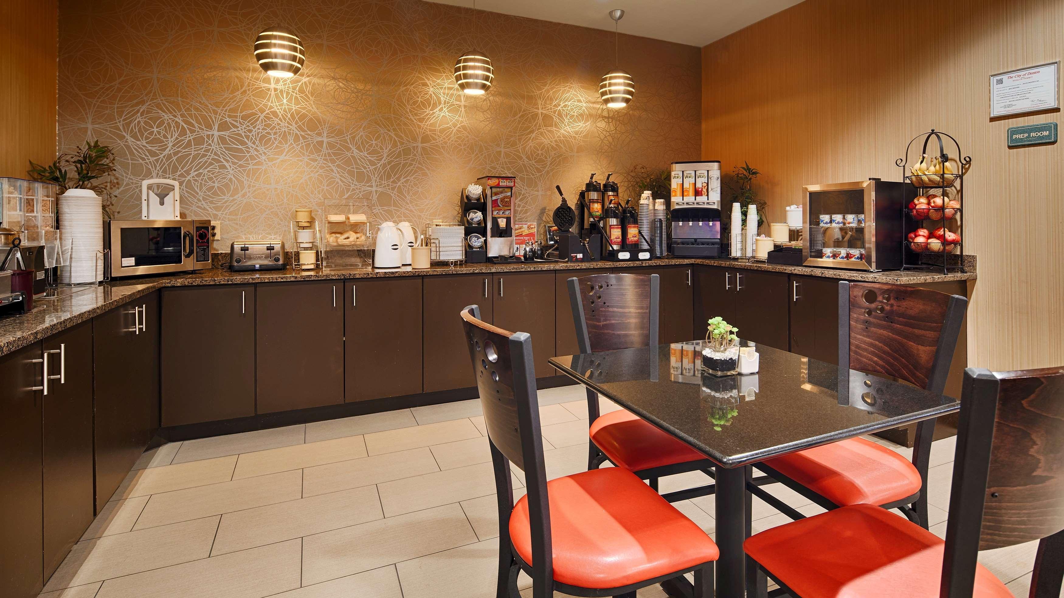 Best Western Plus Denton Inn & Suites Exteriér fotografie